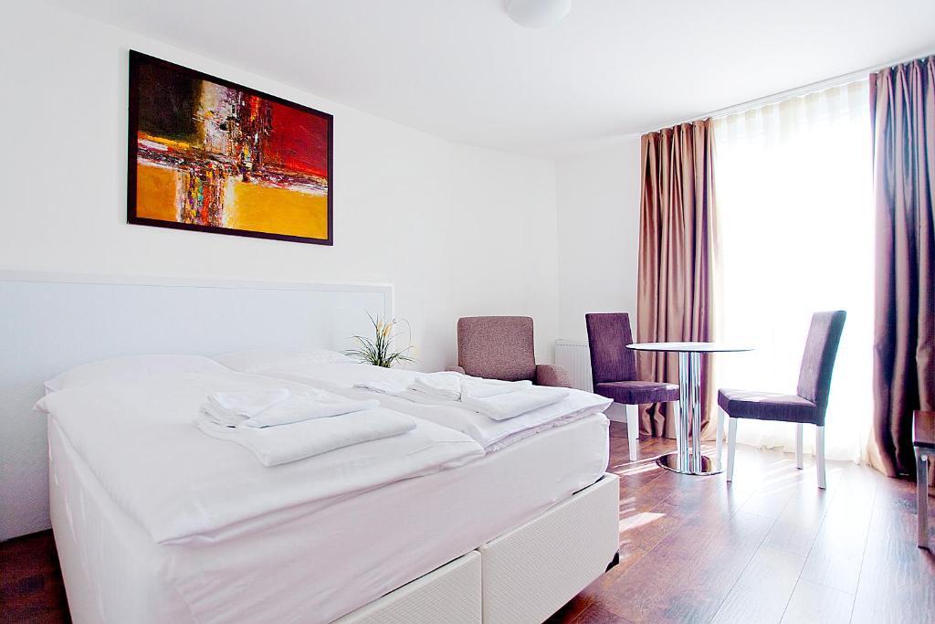 Suite Apartments By Livingdowntown Zurich Room photo