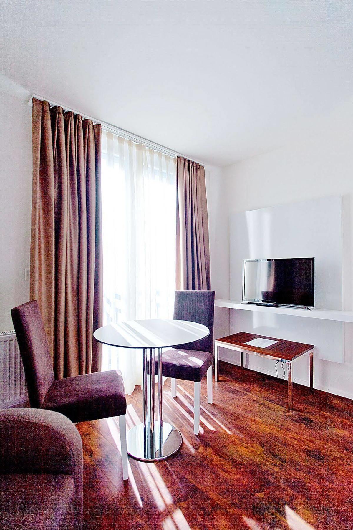 Suite Apartments By Livingdowntown Zurich Exterior photo