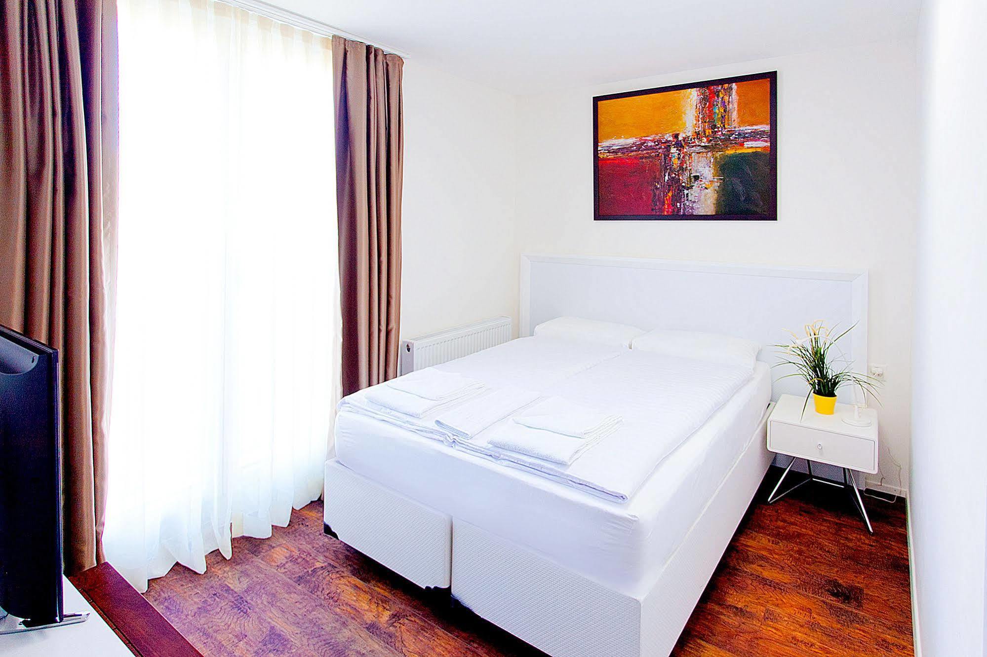 Suite Apartments By Livingdowntown Zurich Exterior photo